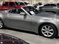 Image 2 of 12 of a 2004 NISSAN 350Z