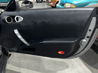 Image 7 of 12 of a 2004 NISSAN 350Z