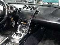 Image 8 of 12 of a 2004 NISSAN 350Z