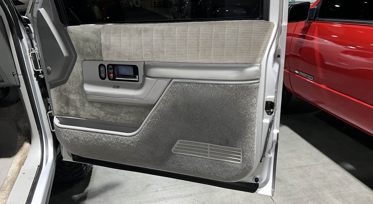 6th Image of a 1993 GMC YUKON