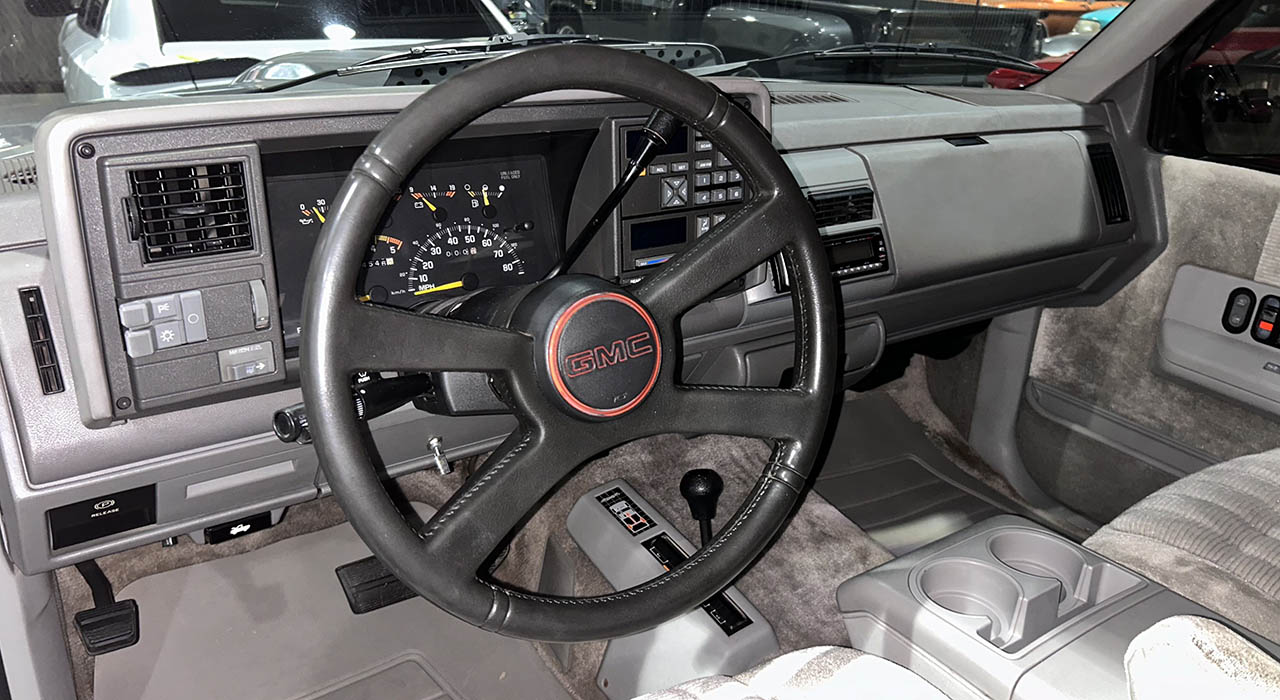 8th Image of a 1993 GMC YUKON