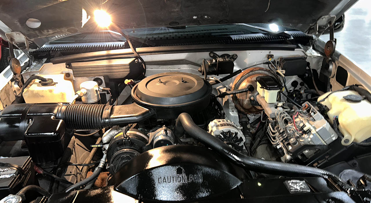 13th Image of a 1993 GMC YUKON