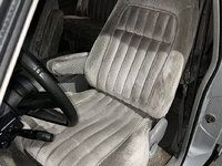 Image 8 of 15 of a 1993 GMC YUKON