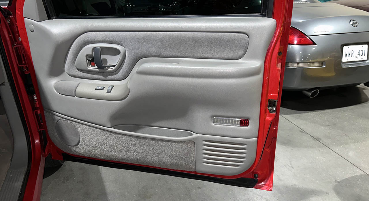 7th Image of a 1998 CHEVROLET C3500