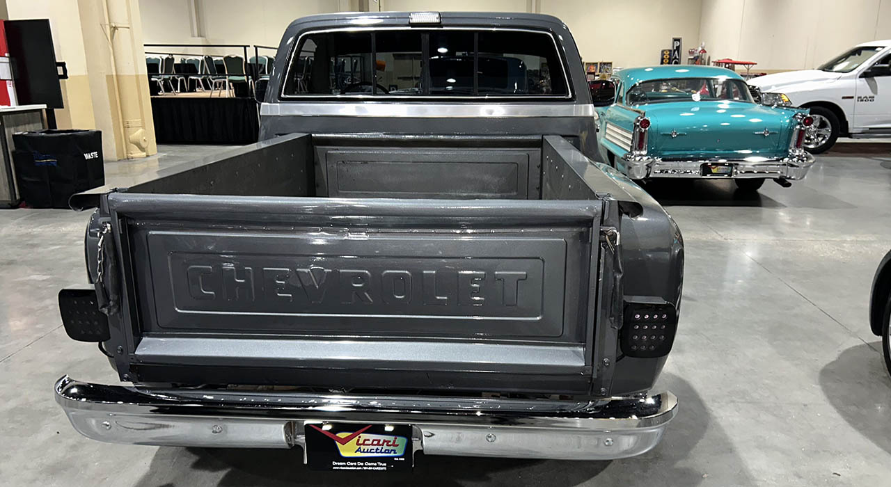 4th Image of a 1986 CHEVROLET C10