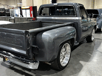 Image 2 of 14 of a 1986 CHEVROLET C10