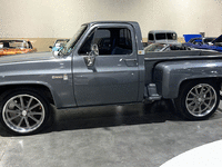 Image 3 of 14 of a 1986 CHEVROLET C10