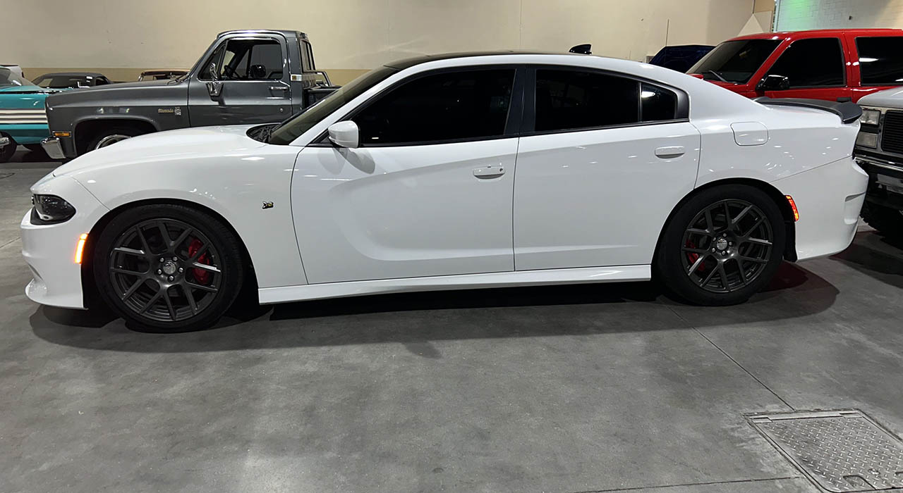 2nd Image of a 2016 DODGE CHARGER SCAT PACK