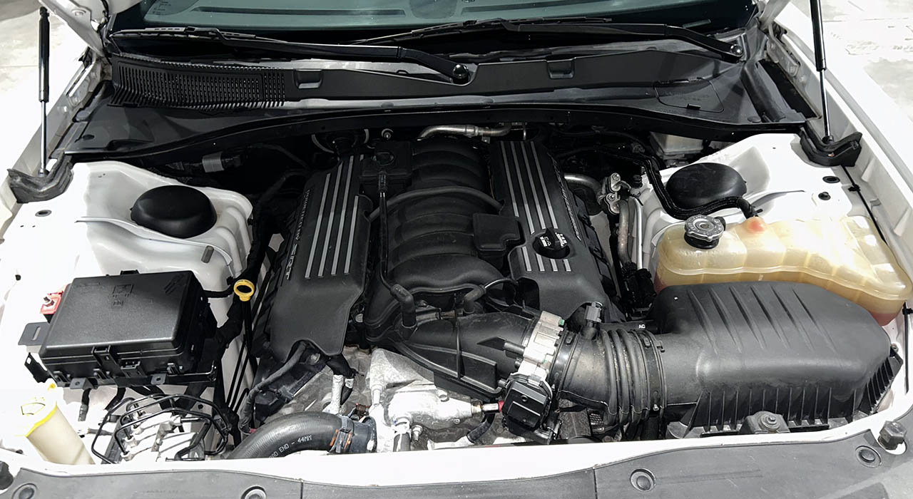 13th Image of a 2016 DODGE CHARGER SCAT PACK