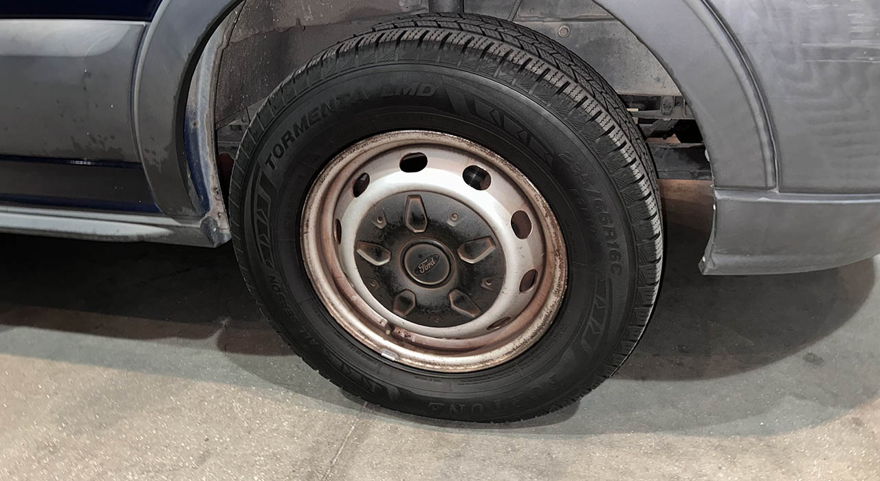 4th Image of a 2016 FORD TRANSIT WAGON T-350 LOW ROOF SLIDE XL