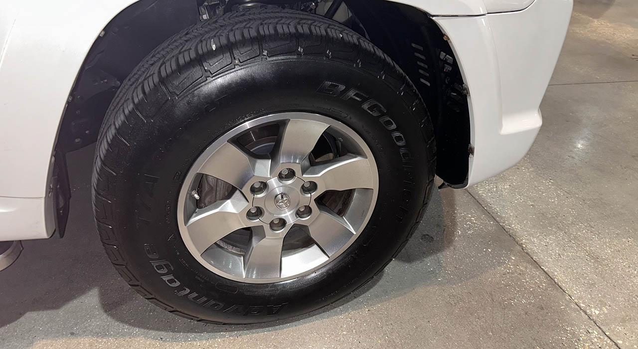 5th Image of a 2012 TOYOTA 4RUNNER SR5