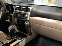 Image 10 of 14 of a 2012 TOYOTA 4RUNNER SR5