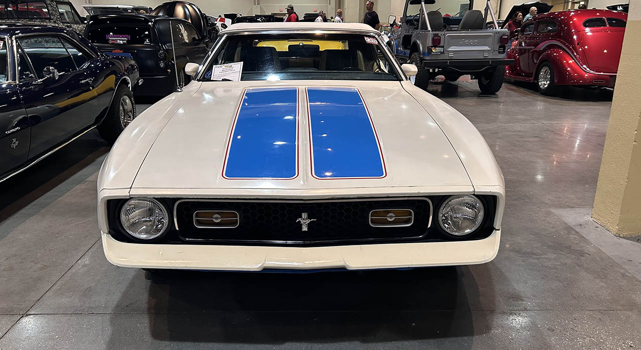2nd Image of a 1972 FORD MUSTANG