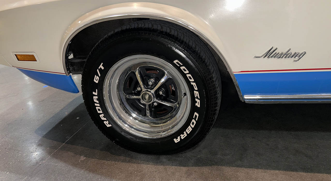 4th Image of a 1972 FORD MUSTANG