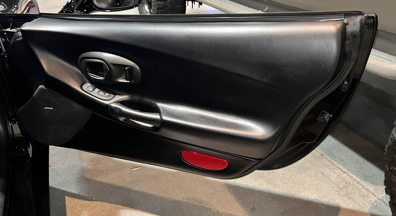 4th Image of a 1998 CHEVROLET CORVETTE