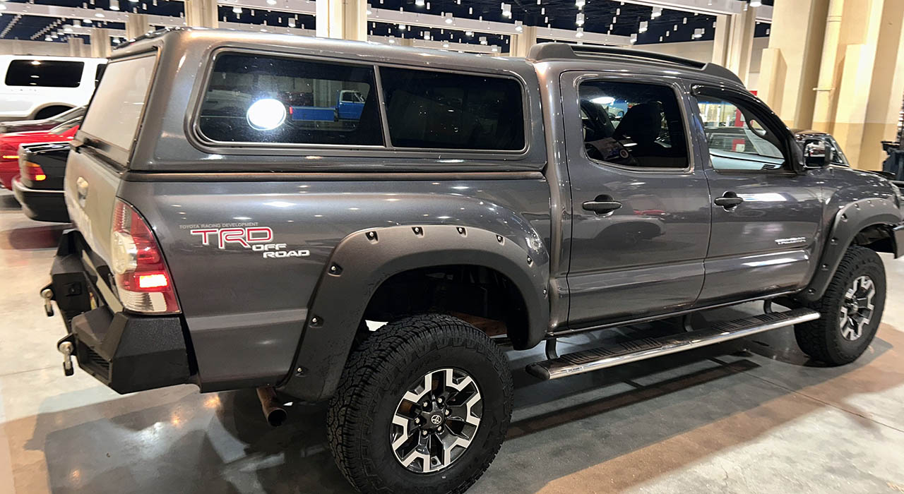 2nd Image of a 2011 TOYOTA TACOMA