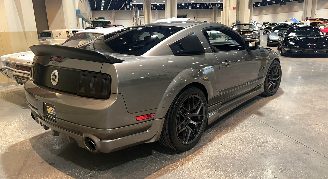 1st Image of a 2005 FORD MUSTANG GT