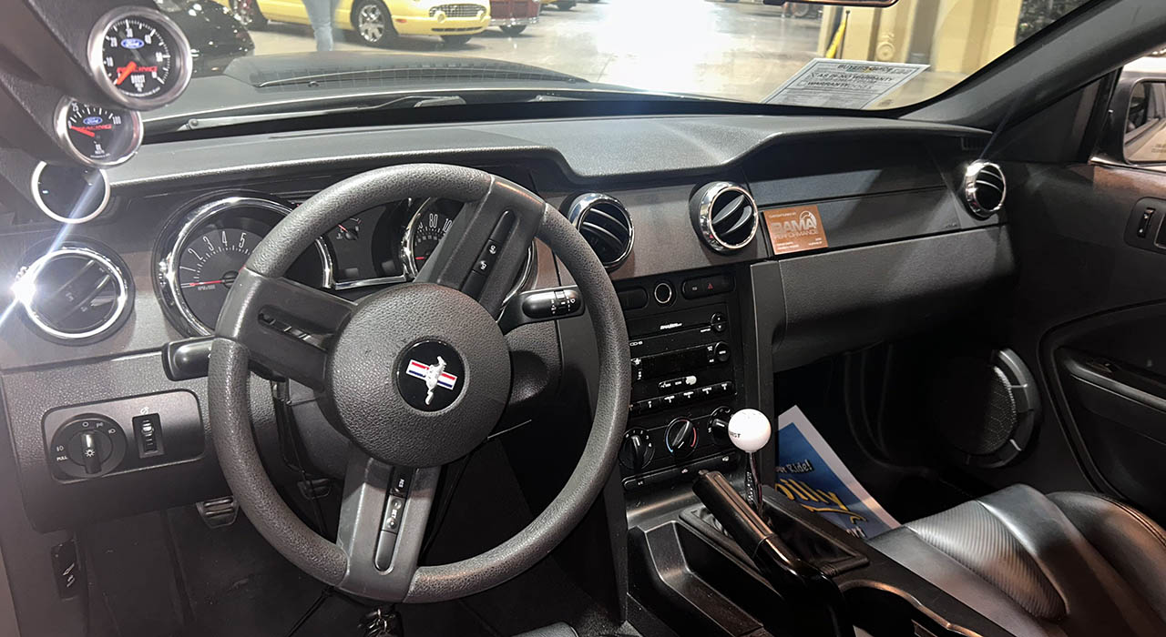 7th Image of a 2005 FORD MUSTANG GT