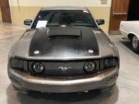 Image 4 of 13 of a 2005 FORD MUSTANG GT