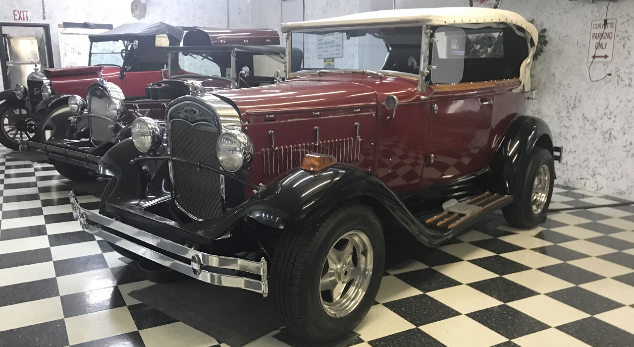 1st Image of a 1981 FORD GLASSIC PHANTOM