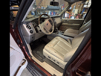 Image 4 of 6 of a 2008 FORD EXPEDITION