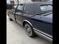 Image 4 of 16 of a 1992 LINCOLN TOWNCAR