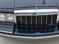 Image 7 of 16 of a 1992 LINCOLN TOWNCAR