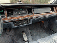 Image 14 of 16 of a 1992 LINCOLN TOWNCAR