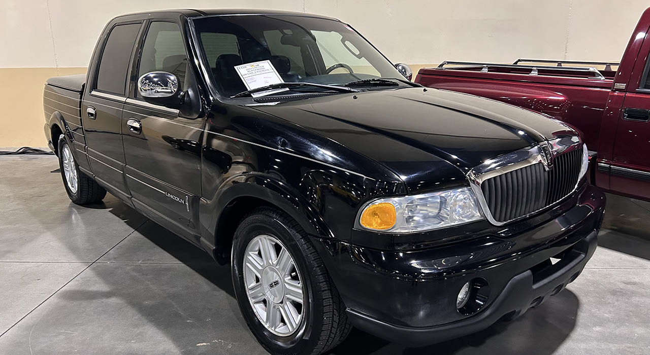 0th Image of a 2002 LINCOLN BLACKWOOD