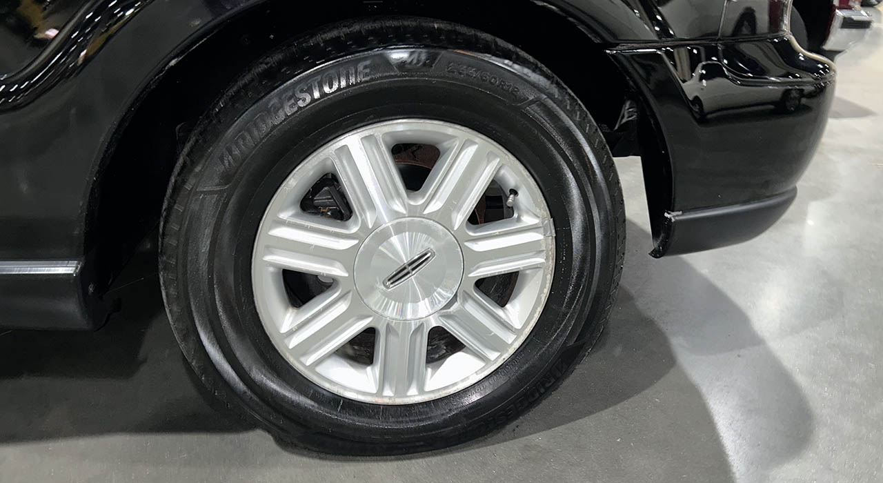 6th Image of a 2002 LINCOLN BLACKWOOD