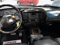 Image 9 of 16 of a 2002 LINCOLN BLACKWOOD