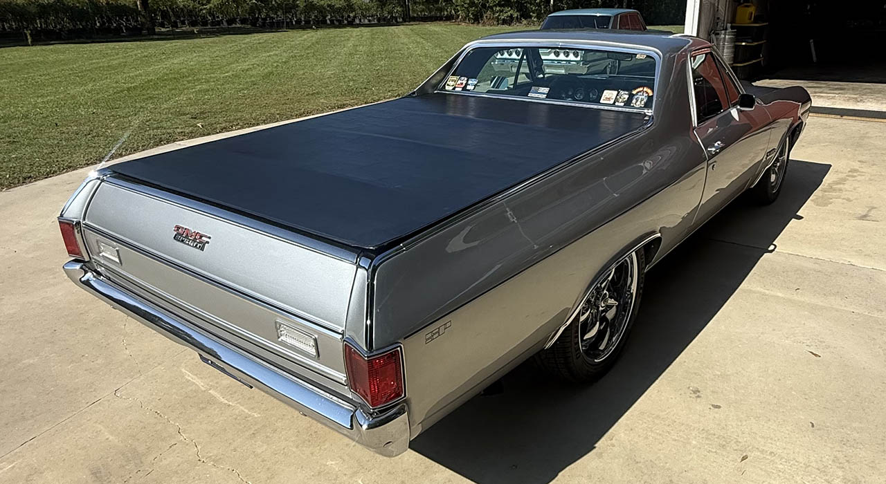 2nd Image of a 1971 GMC SPRINT SP