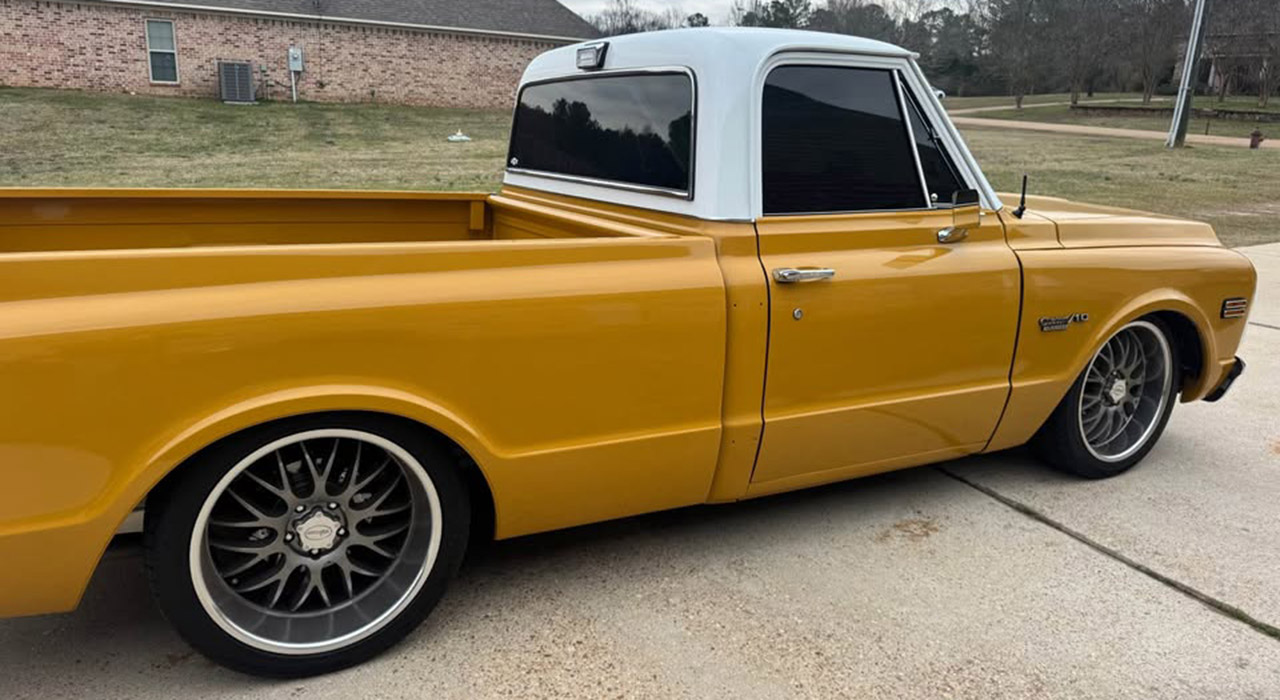 2nd Image of a 1972 CHEVROLET C10