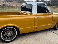 Image 3 of 10 of a 1972 CHEVROLET C10