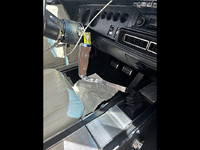 Image 28 of 33 of a 1970 DODGE SUPERBEE