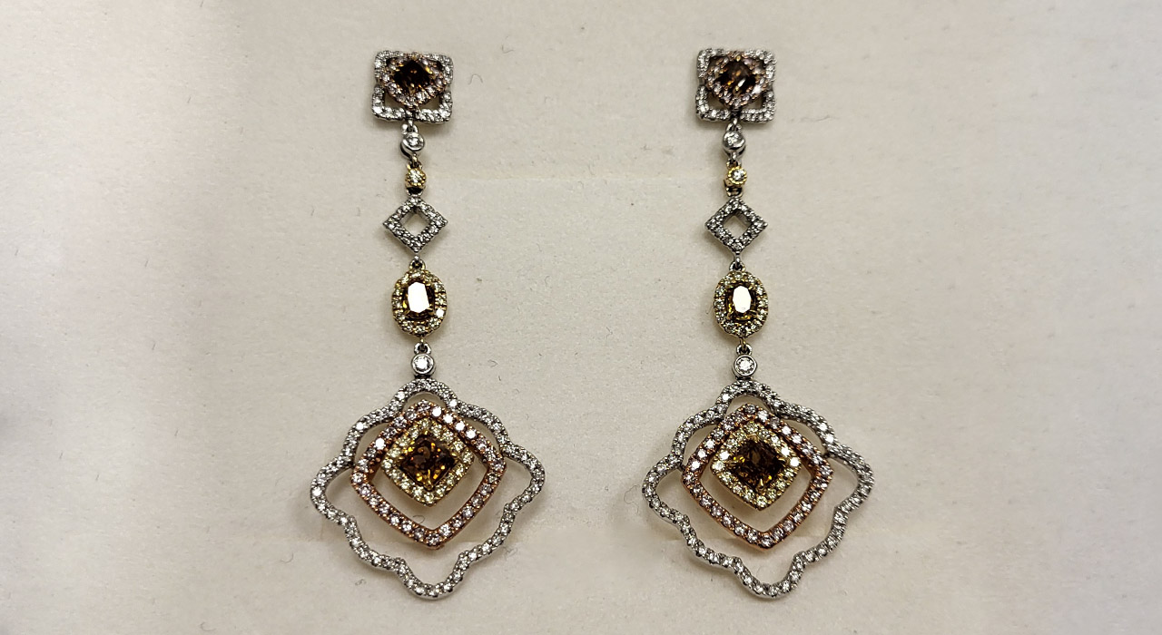 0th Image of a N/A 14K MULTI-COLORED DIAMOND DANGLE