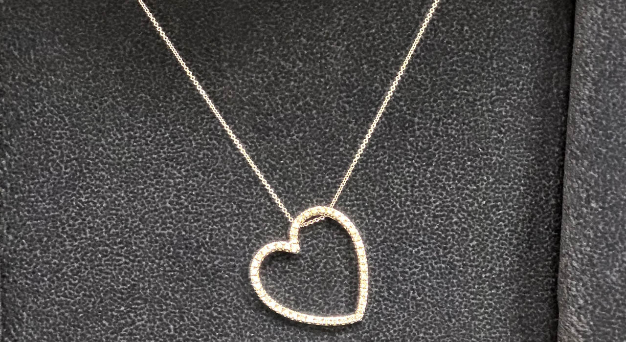 1st Image of a N/A 14K WHITE GOLD DIAMOND PENDANT