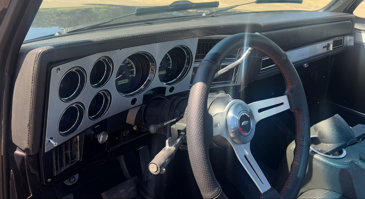 4th Image of a 1983 CHEVROLET C10