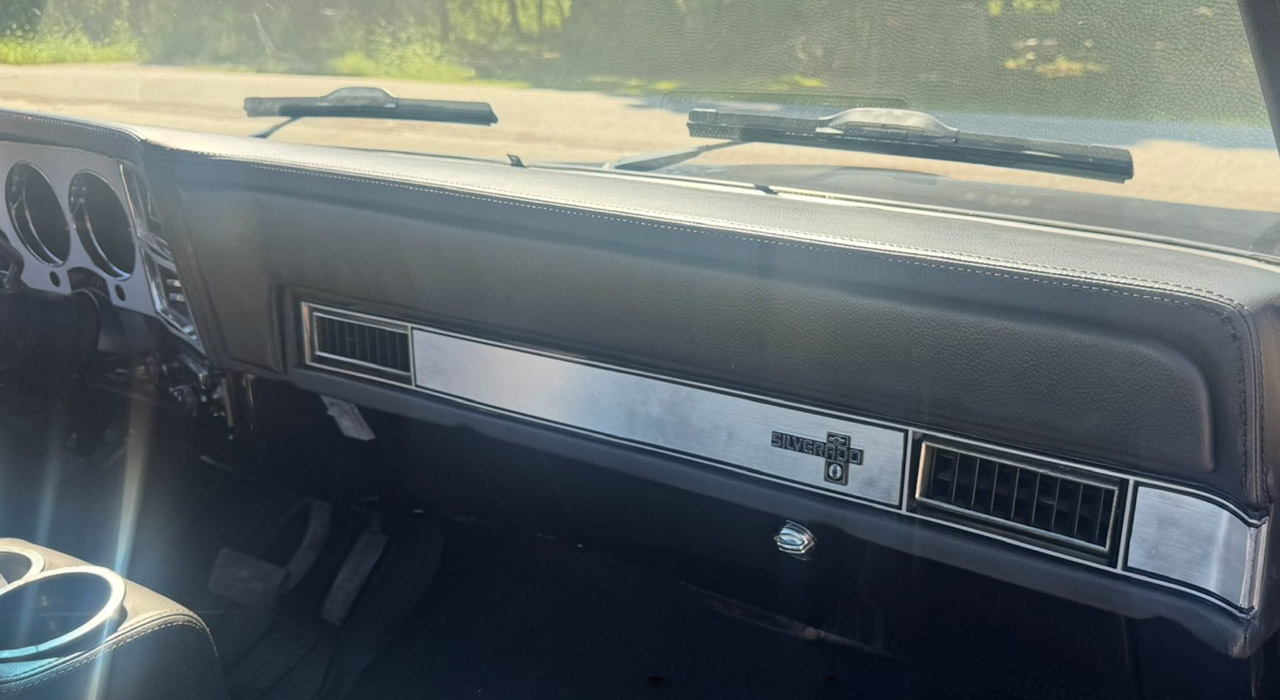 5th Image of a 1983 CHEVROLET C10