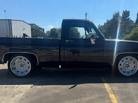 Image 4 of 8 of a 1983 CHEVROLET C10
