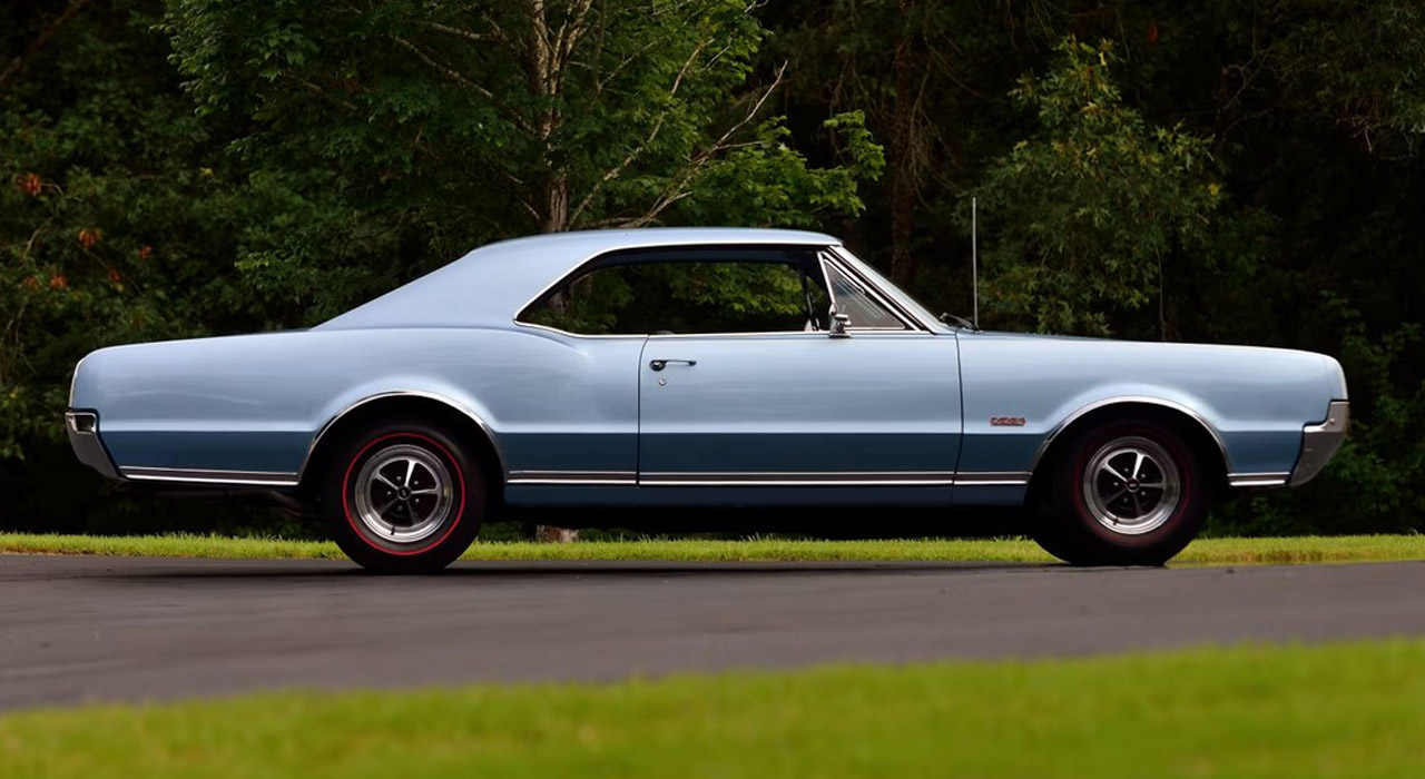4th Image of a 1967 OLDSMOBILE 442