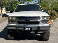 Image 4 of 9 of a 1993 GMC YUKON